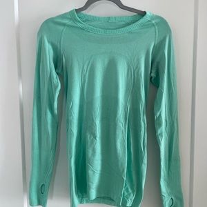 Lululemon Long sleeve swiftly size 6 Bali blue
